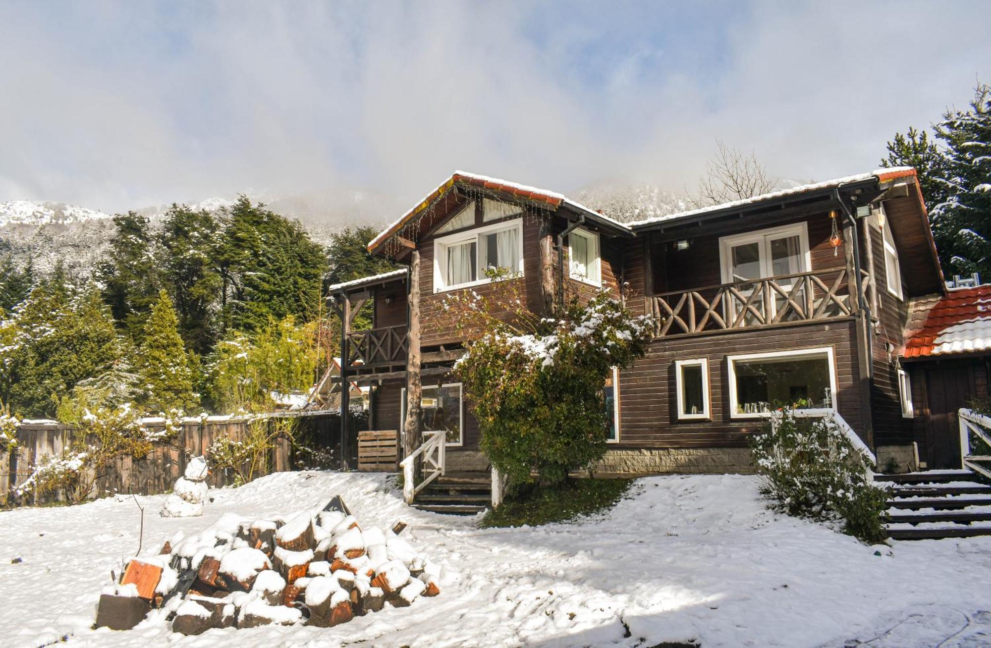 Indomito Hostel Bariloche Buitenkant foto